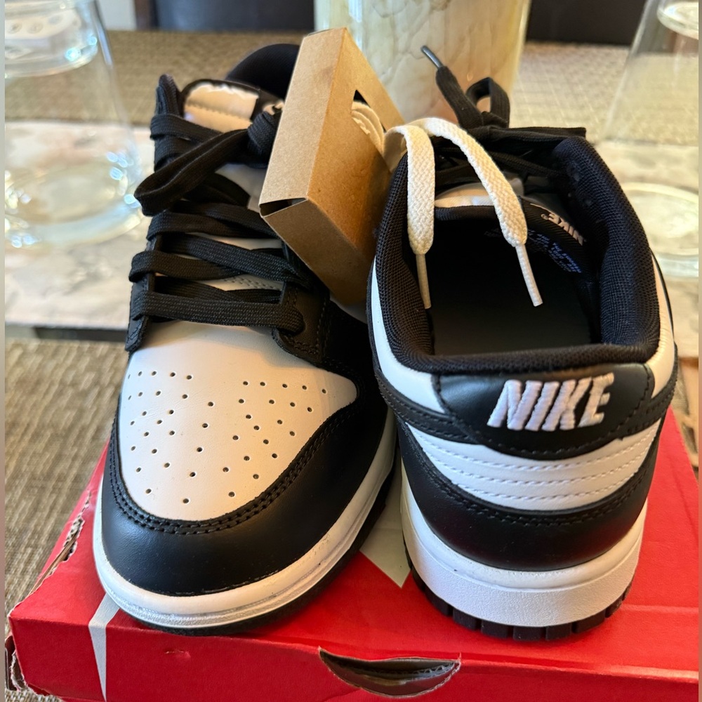 BRAND NEW IN BOX MEN’S 9.5 NIKE DUNK LOW RETROS-BLACK & WHITE - Picture 2 of 13